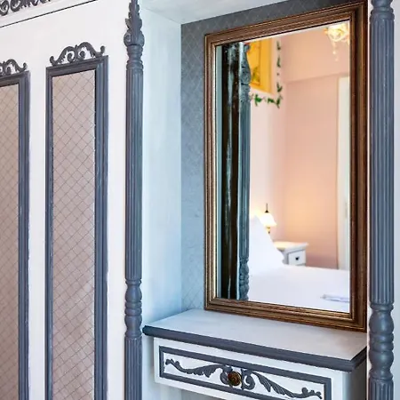 Eclectic 4-bed, 4-bath In - Ak1